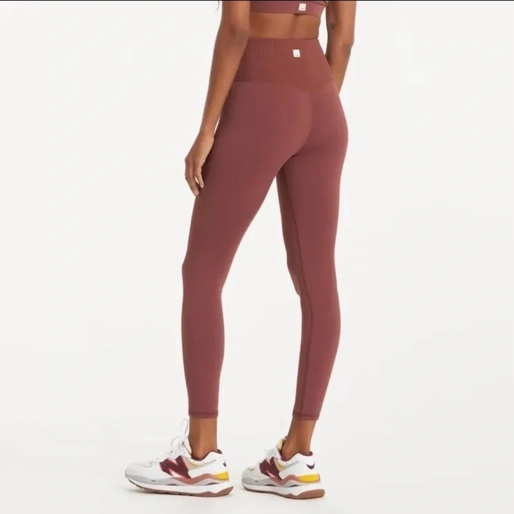 Vuori Rib Studio Legging size Small VW428 rose color